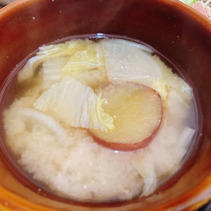 さつまいもと白菜のお味噌汁
